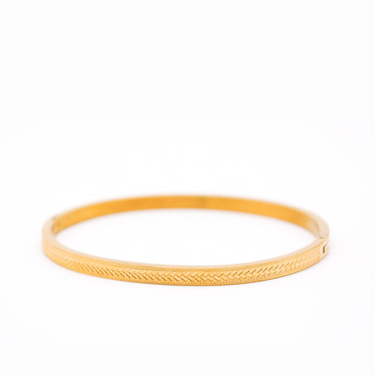 Dusty Hammered Rhythm Bangle - Zevaraat