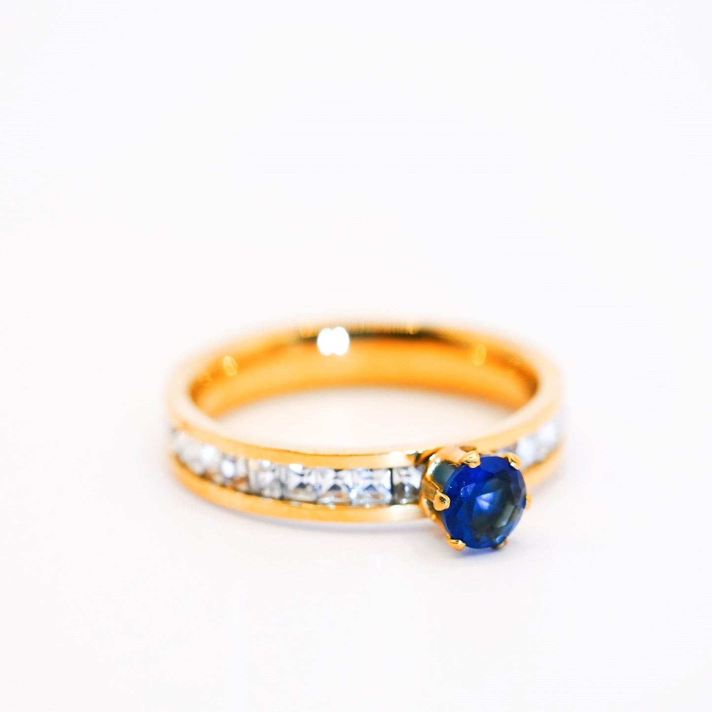 Royal Sapphire Sparkle Ring - Zevaraat