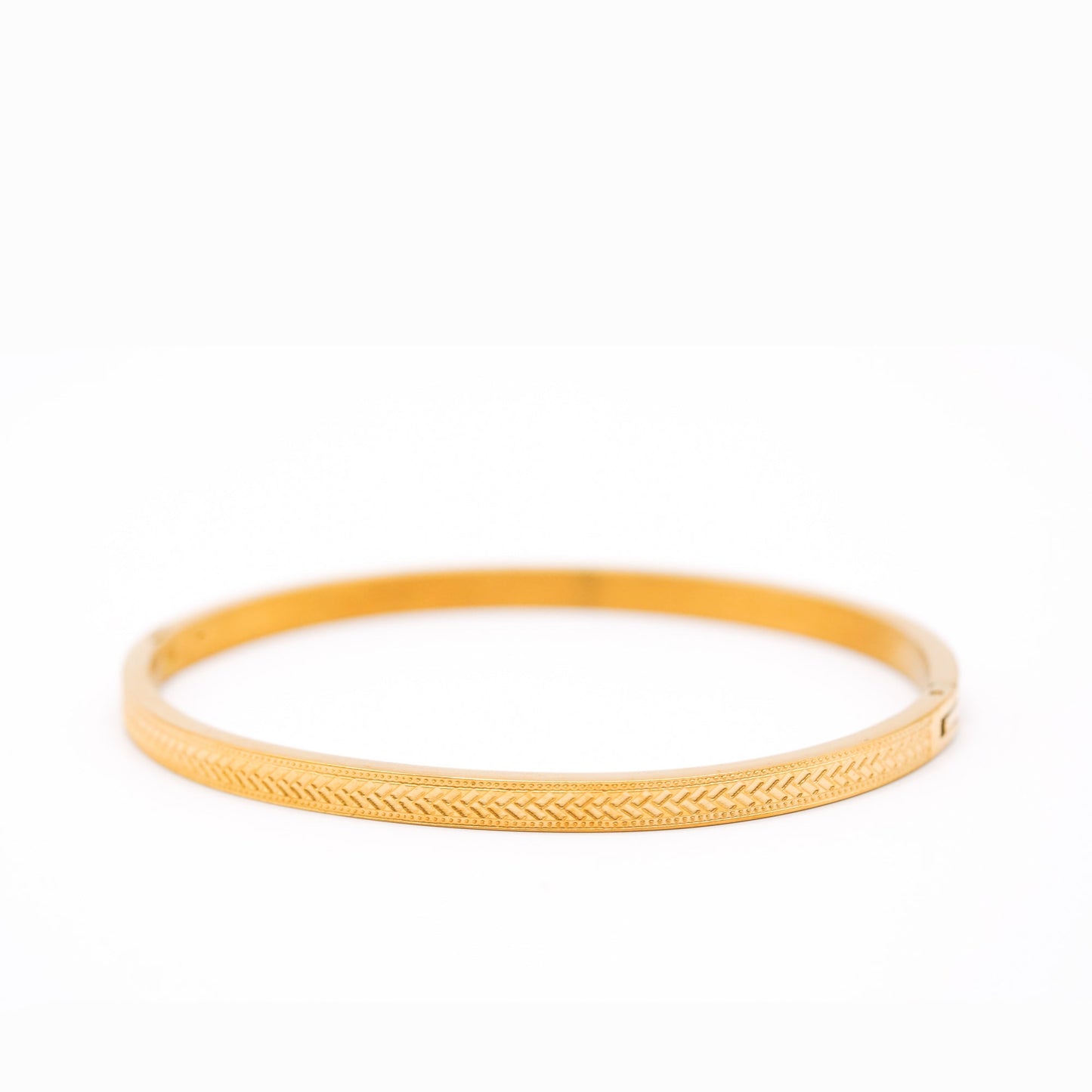 Dusty Hammered Rhythm Bangle - Zevaraat