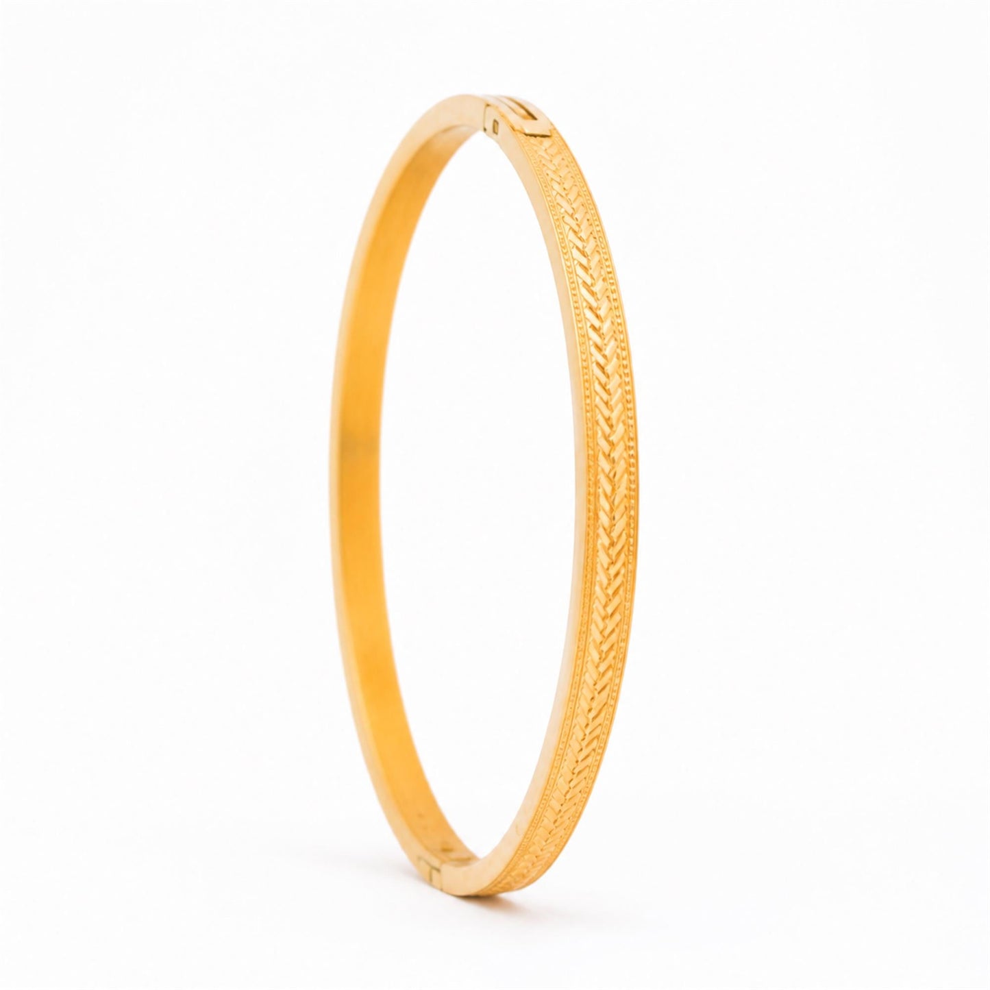 Dusty Hammered Rhythm Bangle - Zevaraat