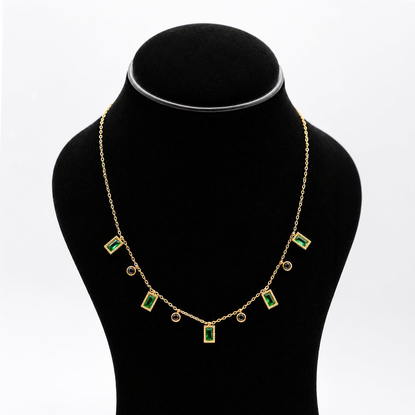 Emerald Cascade Necklace - Zevaraat