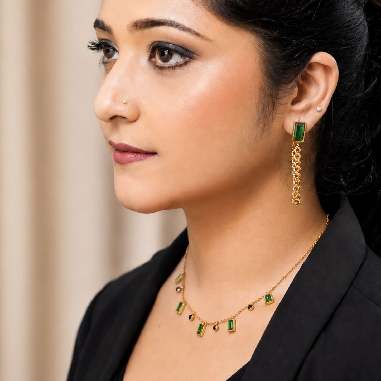 Emerald Cascade Necklace - Zevaraat