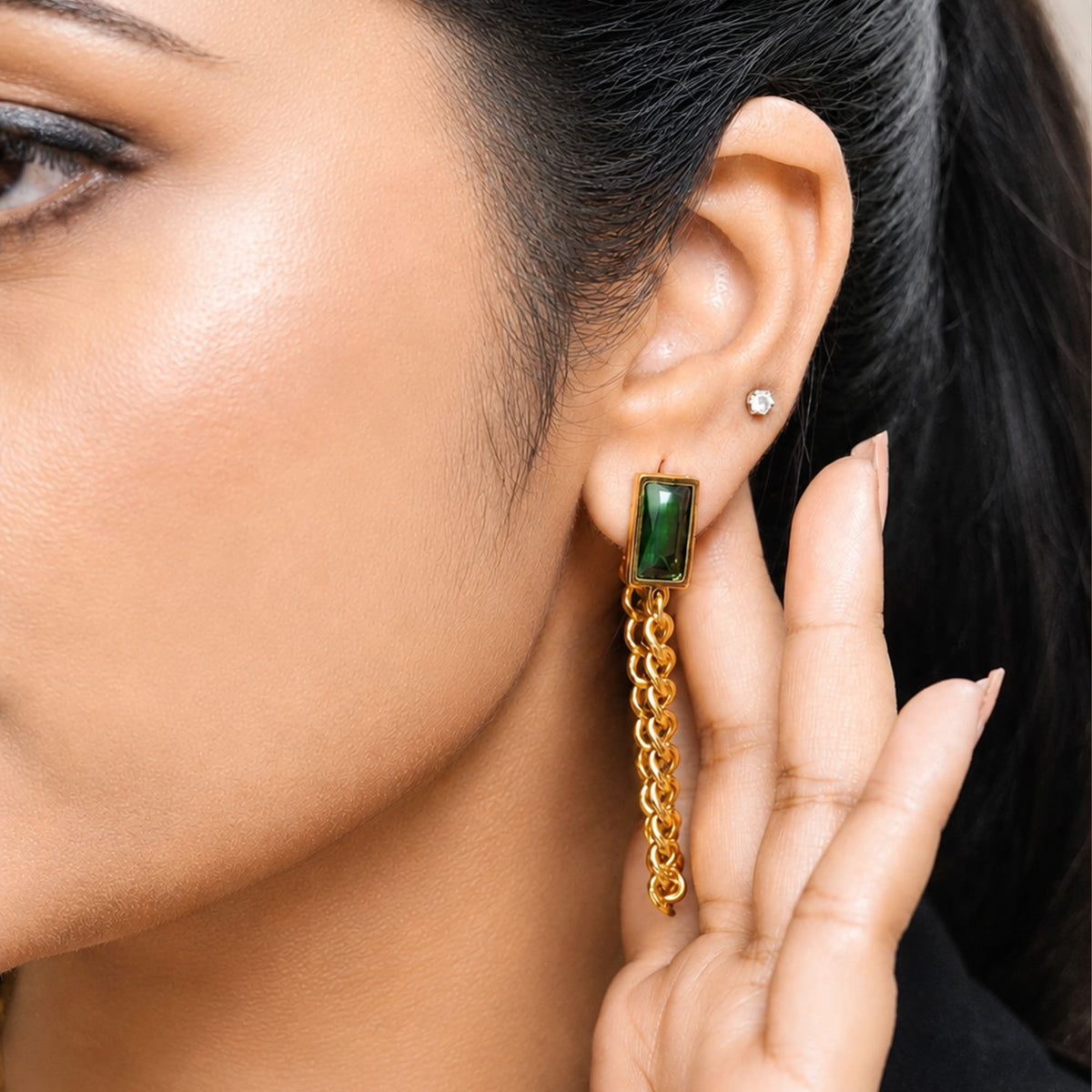 Emerald Luxe Chain Drop Earrings - Zevaraat