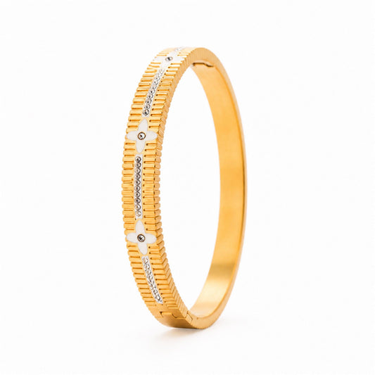 Exquisite Flora Diamond Bangle - Zevaraat