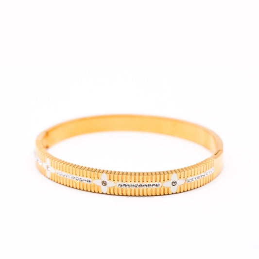 Exquisite Flora Diamond Bangle - Zevaraat
