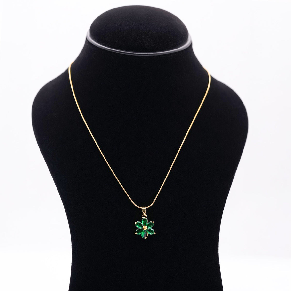 Green Daisy Floral Pendant - Zevaraat