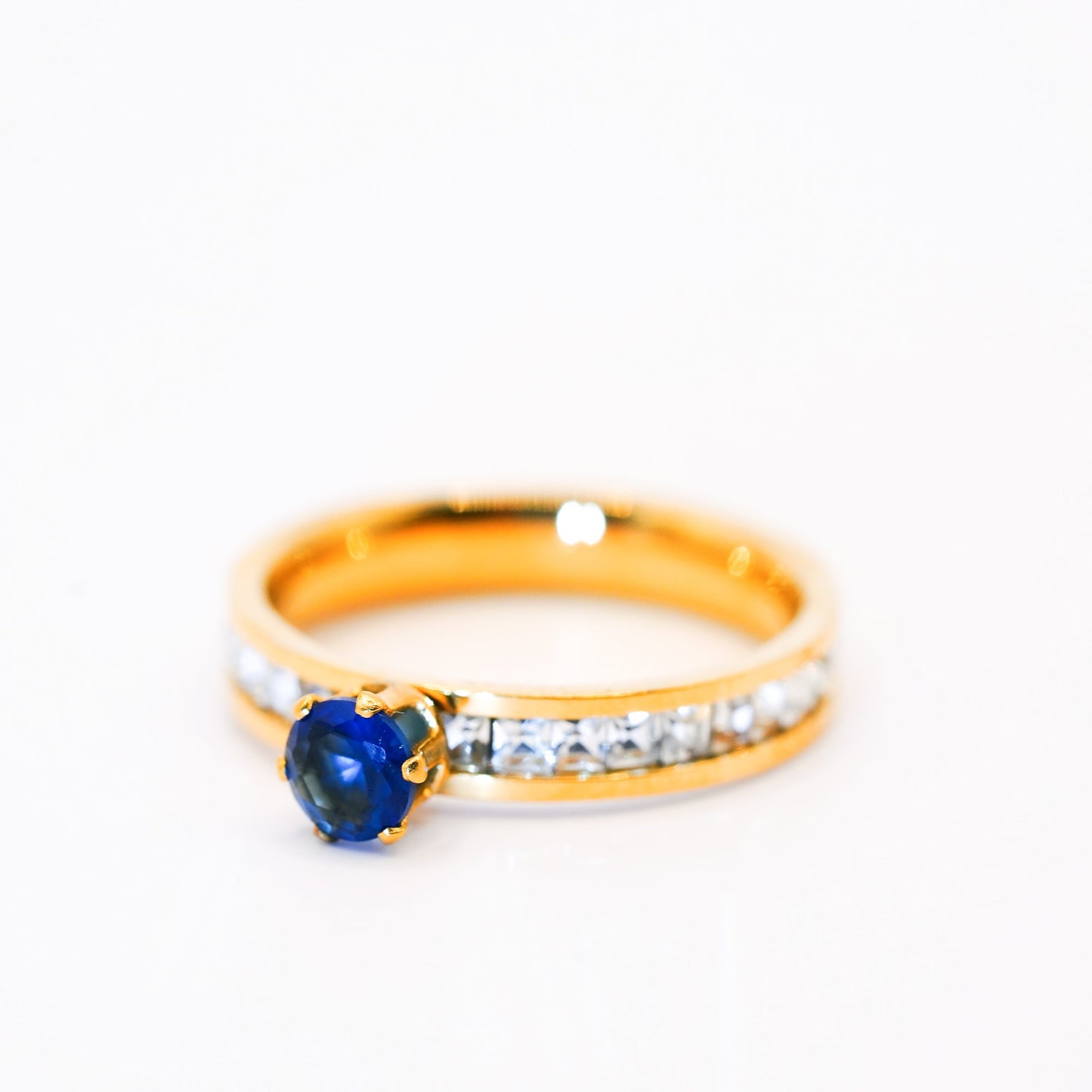 Royal Sapphire Sparkle Ring - Zevaraat